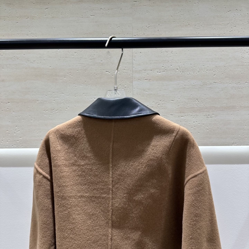Ce1i*e outwears